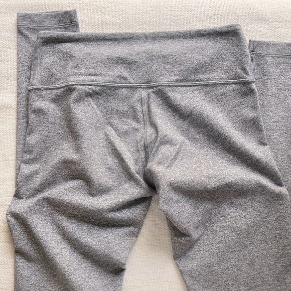 LULULEMON grey mid‎ rise leggings size 4 inseam 30’’ - Picture 2 of 8